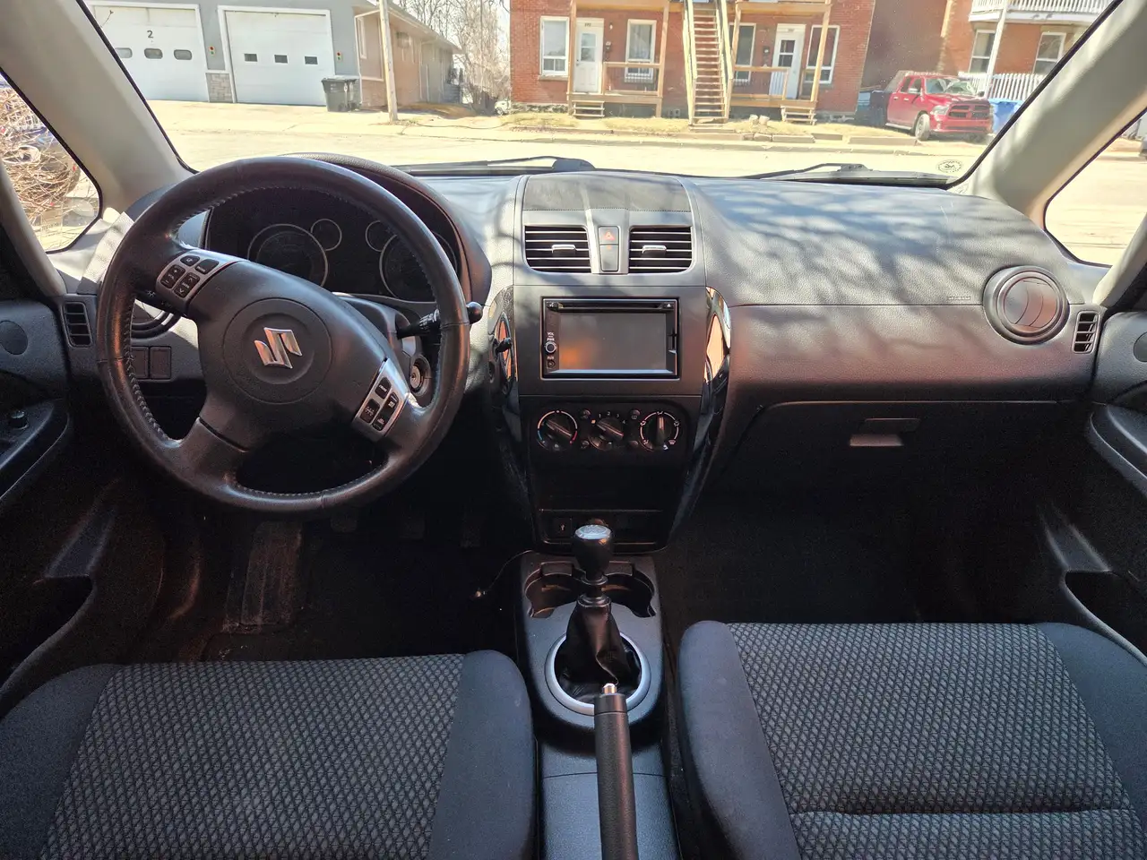 Suzuki SX4 снимка Suzuki SX4