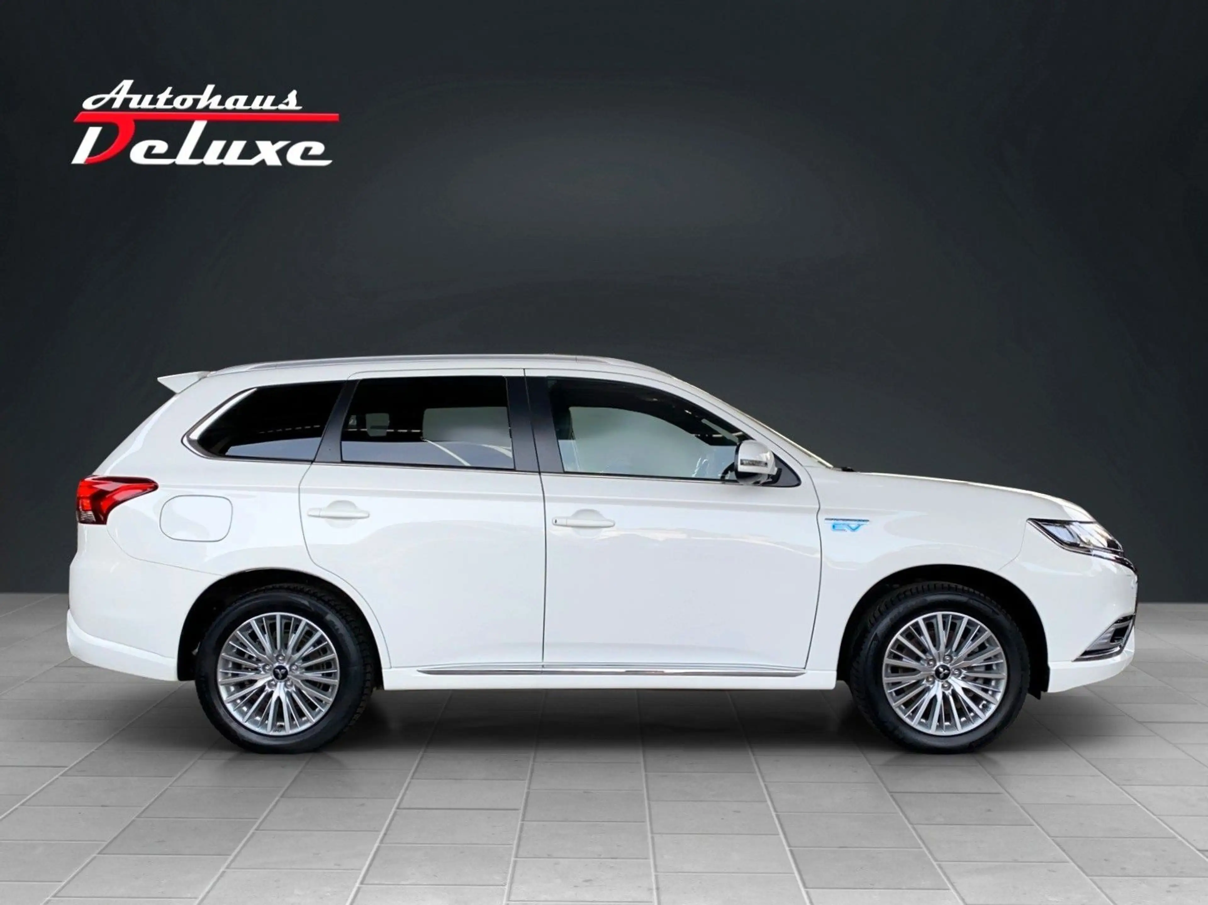 Mitsubishi Outlander 2,4 PHEV 4WD SPIRIT NAVI-KAMERA-AHK — photo 8