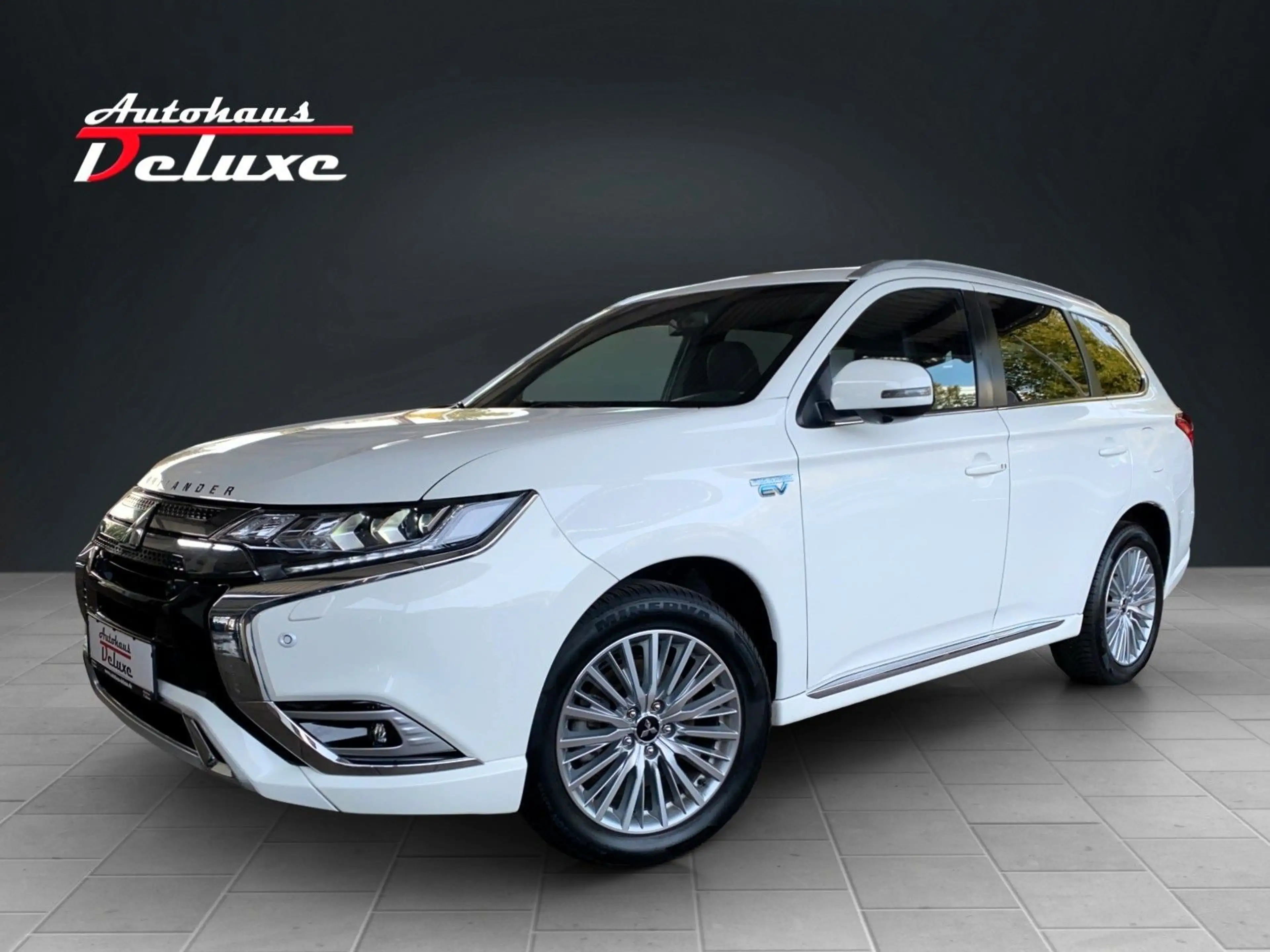 Mitsubishi Outlander 2,4 PHEV 4WD SPIRIT NAVI-KAMERA-AHK
