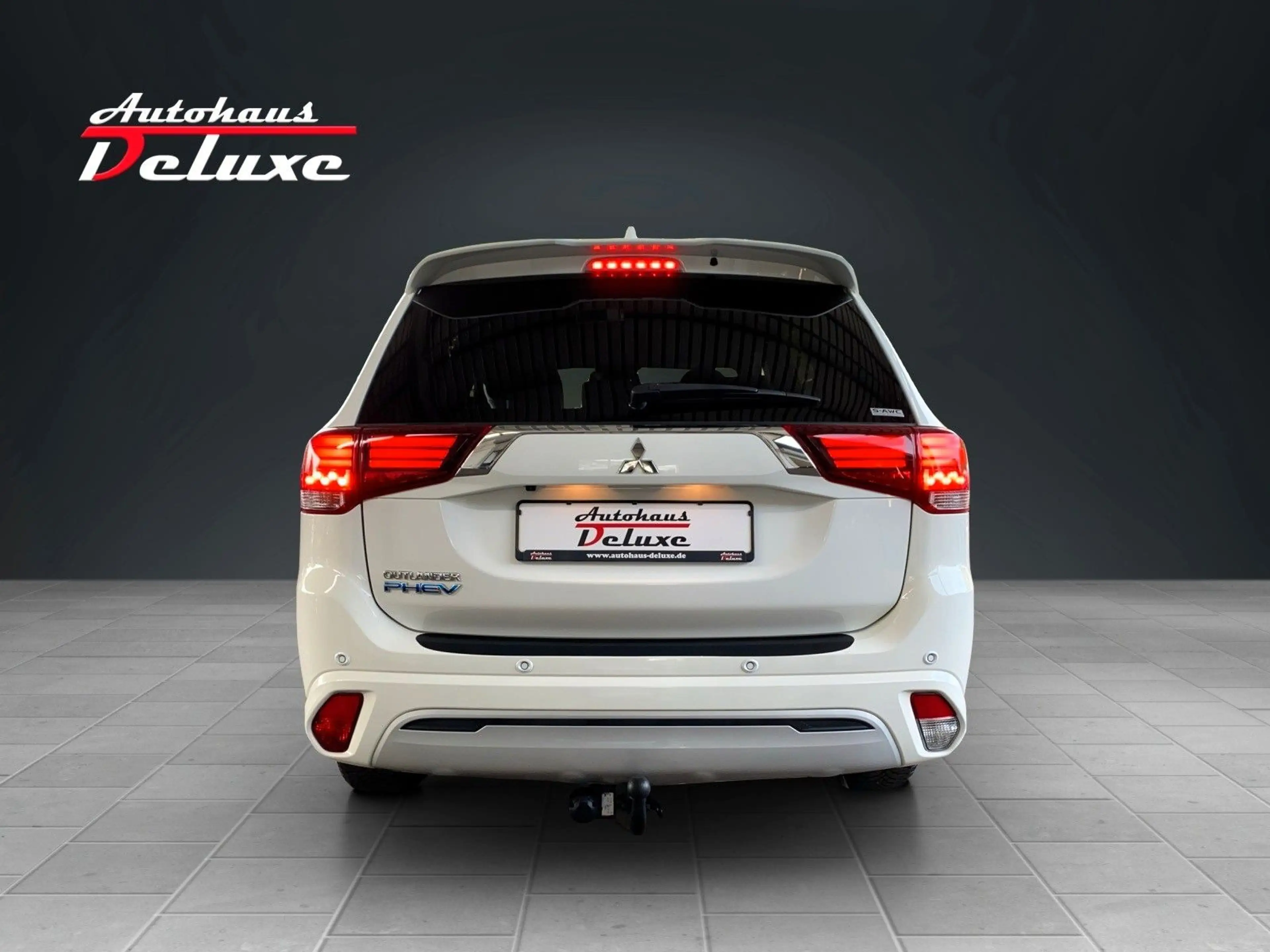 Mitsubishi Outlander 2,4 PHEV 4WD SPIRIT NAVI-KAMERA-AHK — photo 6
