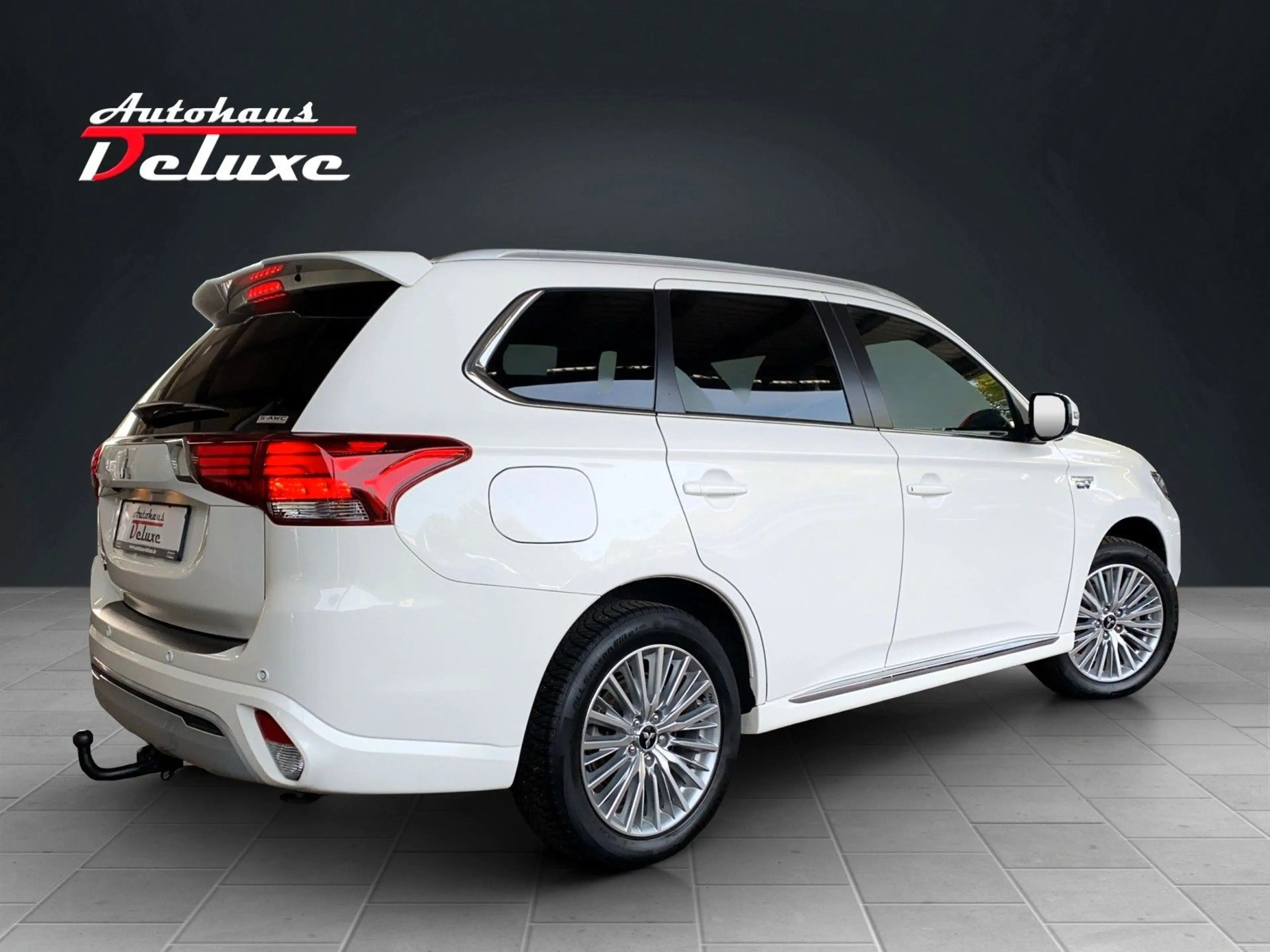 Mitsubishi Outlander 2,4 PHEV 4WD SPIRIT NAVI-KAMERA-AHK — photo 7