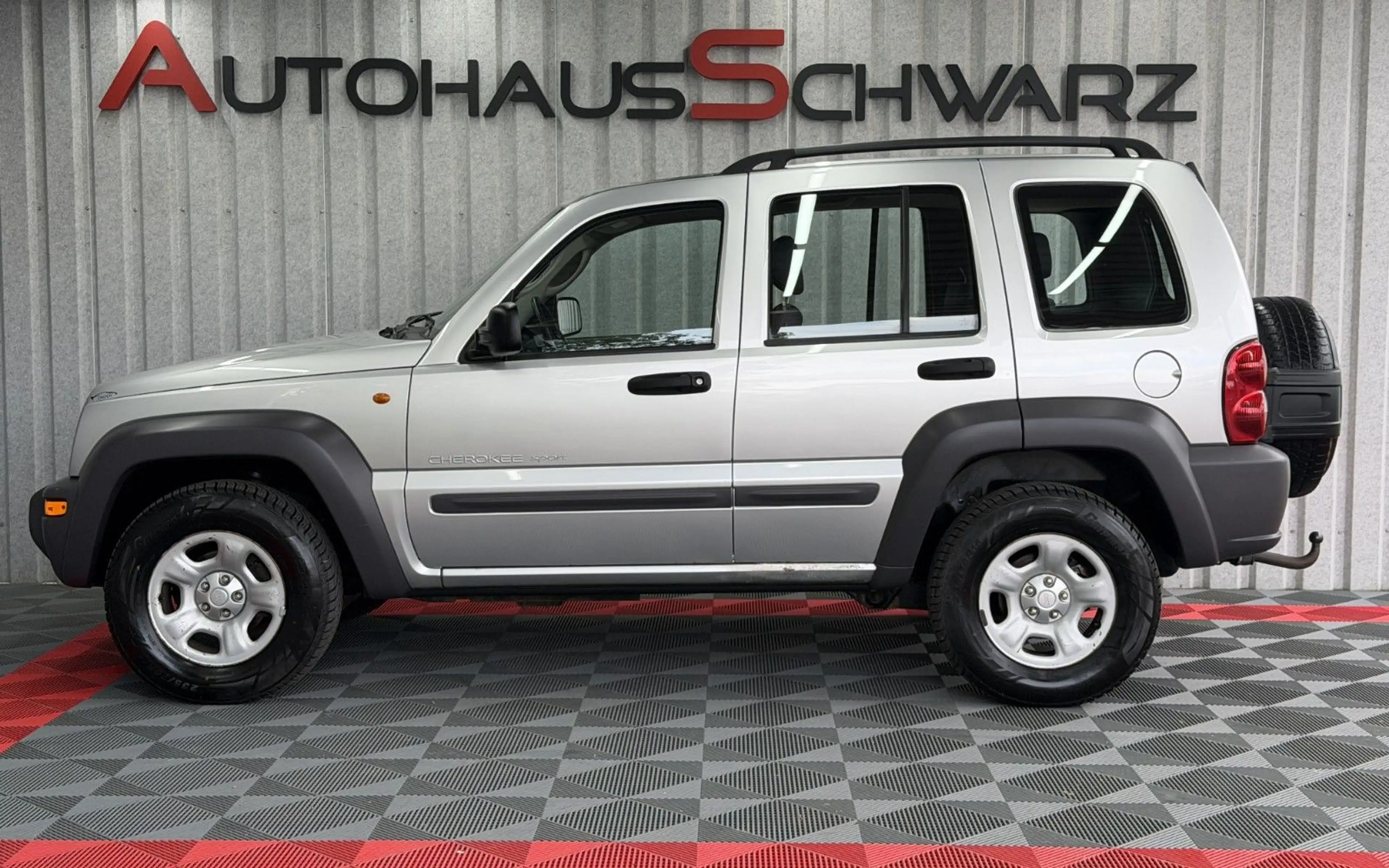 Jeep Cherokee Sport 2.8 CRD Aut. S-Dach AHK Tempo — photo 4