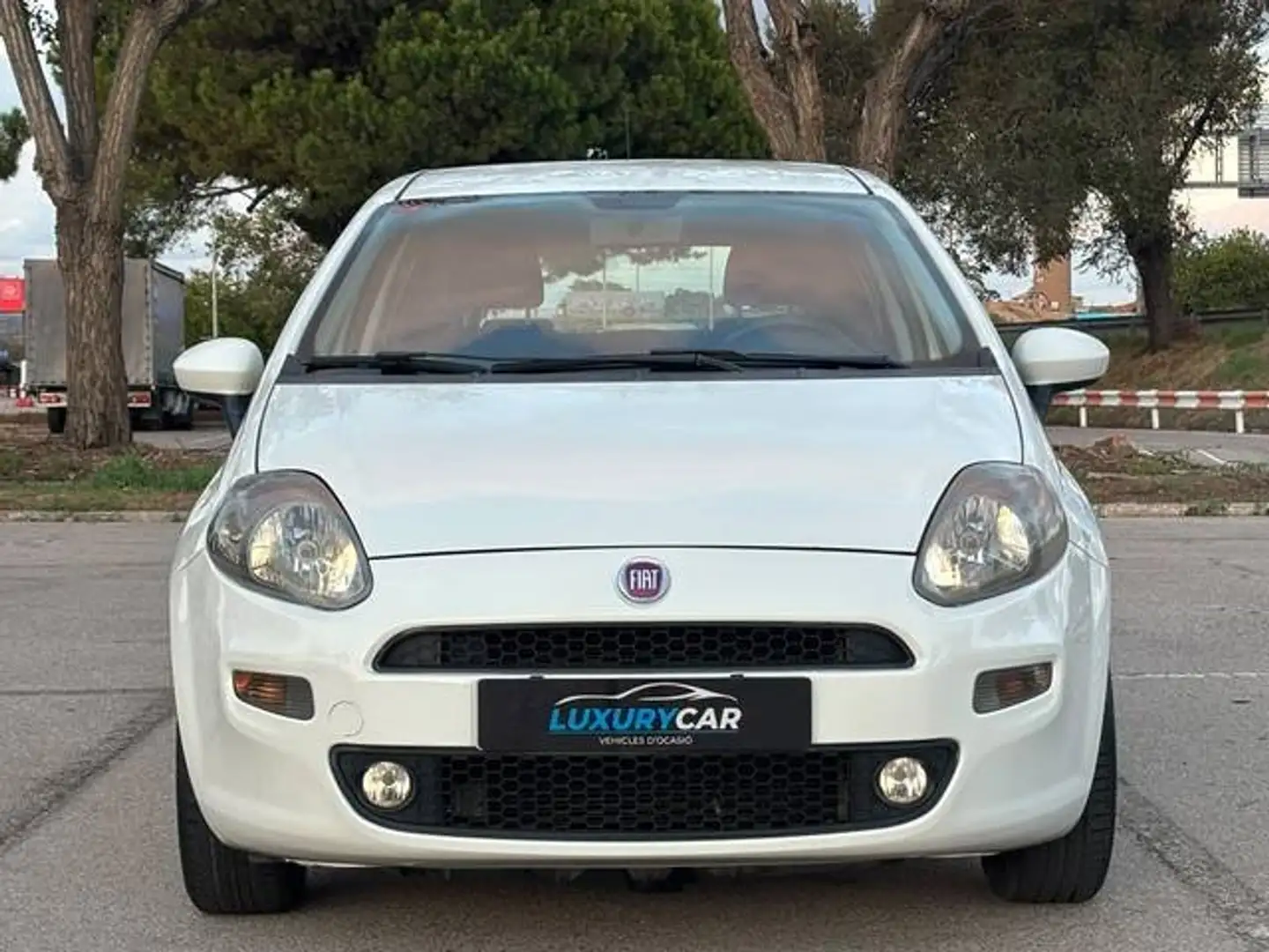 Fiat Punto 1.2 S&S Young 51kW E6 Blanco - 2