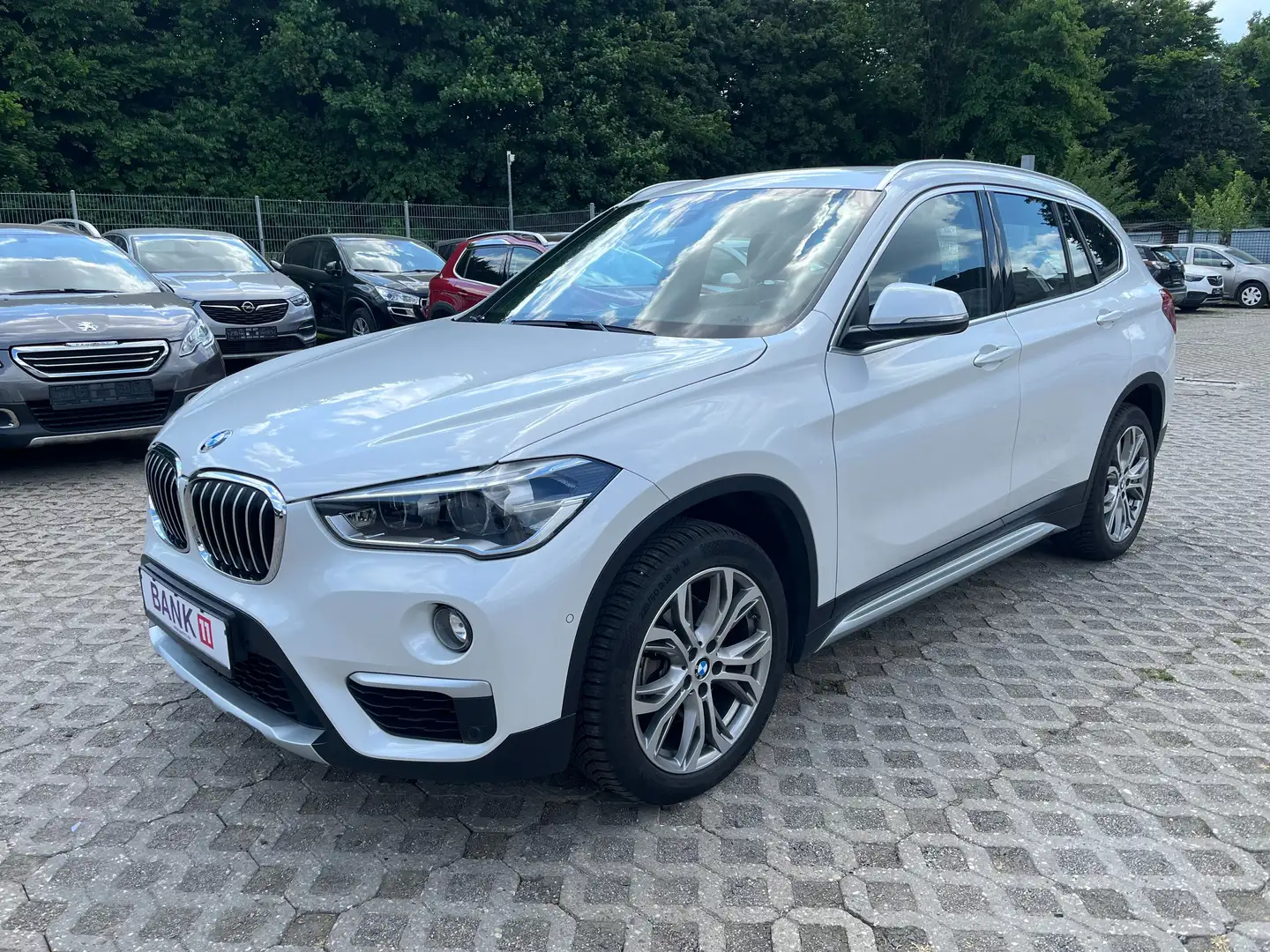 BMW X1 1,5i*Vollleder*Sitzheizung*1.Hand* Blanc - 1