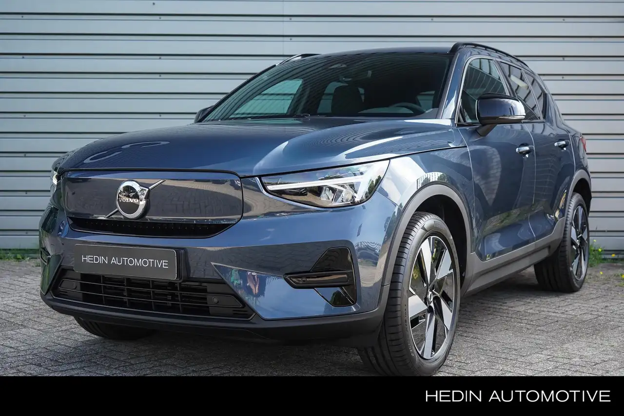 Volvo EX40 2026