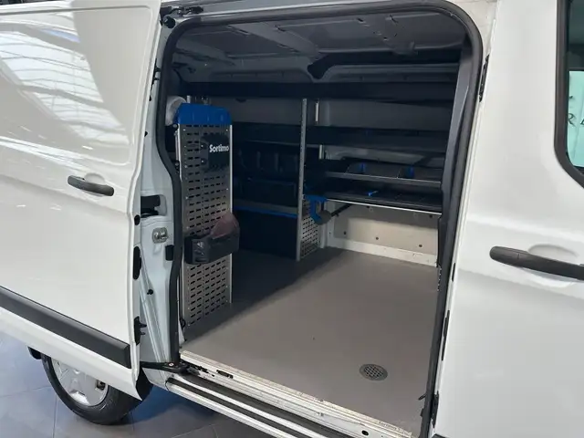 Ford Transit Custom view 7