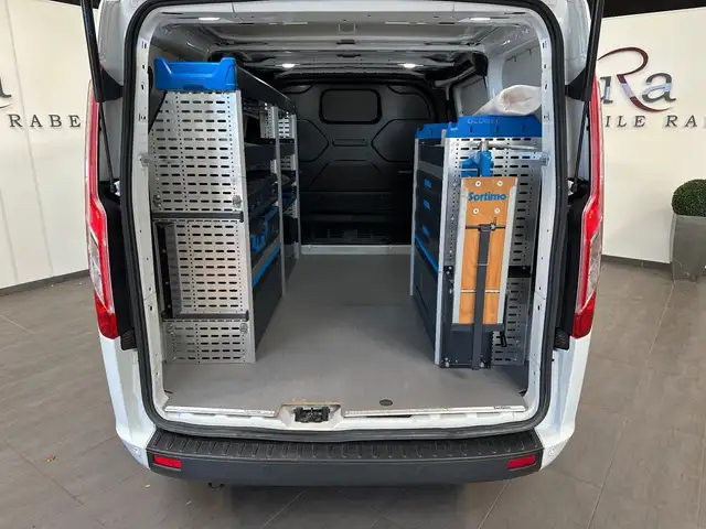 Ford Transit Custom view 6