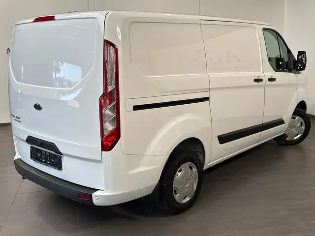 Ford Transit Custom view 4