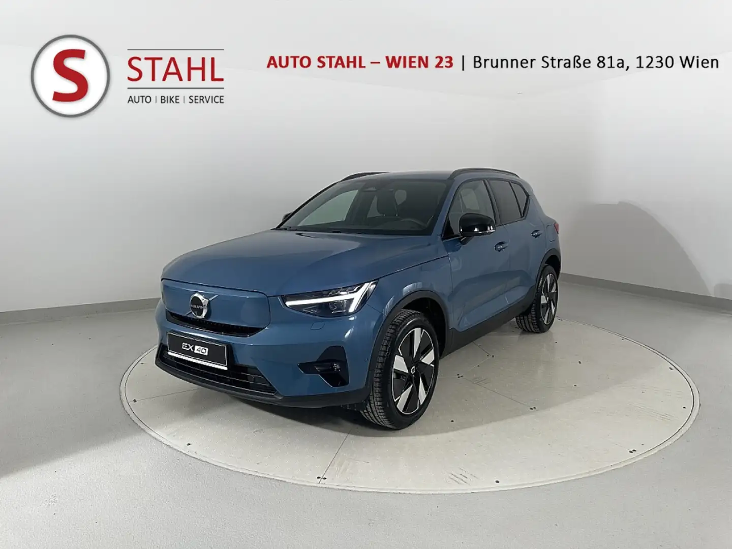 Volvo EX40 Single Motor Extended Range 82kWh Plus Dark | S... Blau - 1