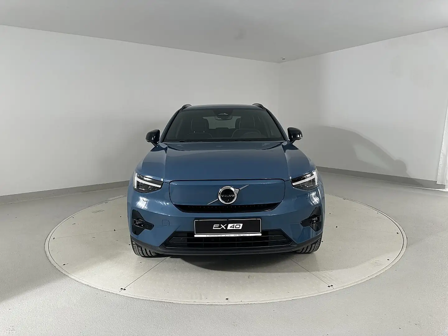 Volvo EX40 Single Motor Extended Range 82kWh Plus Dark | S... Blau - 2