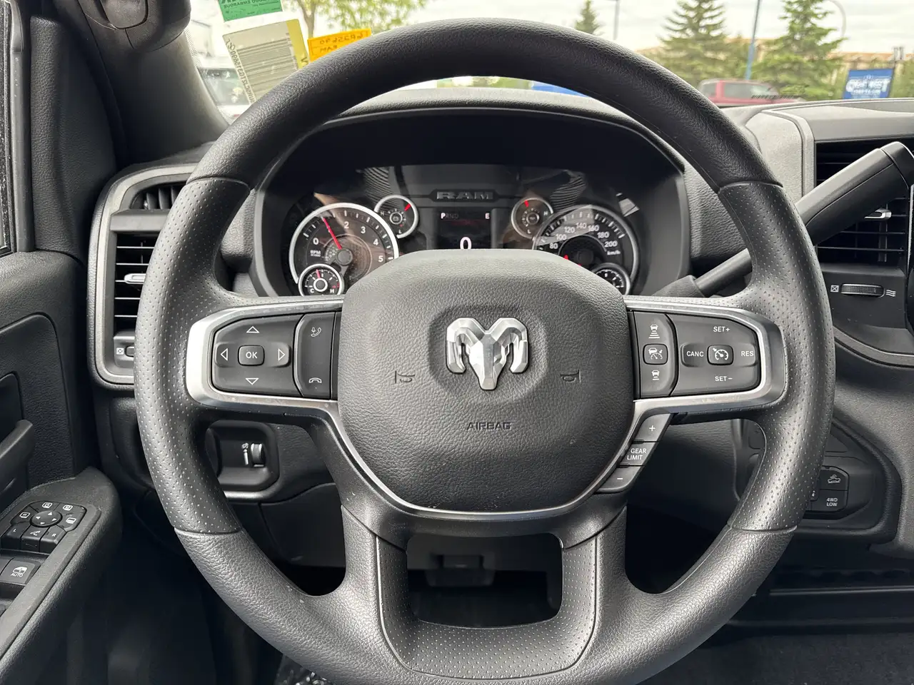 RAM 2500 снимка RAM 2500