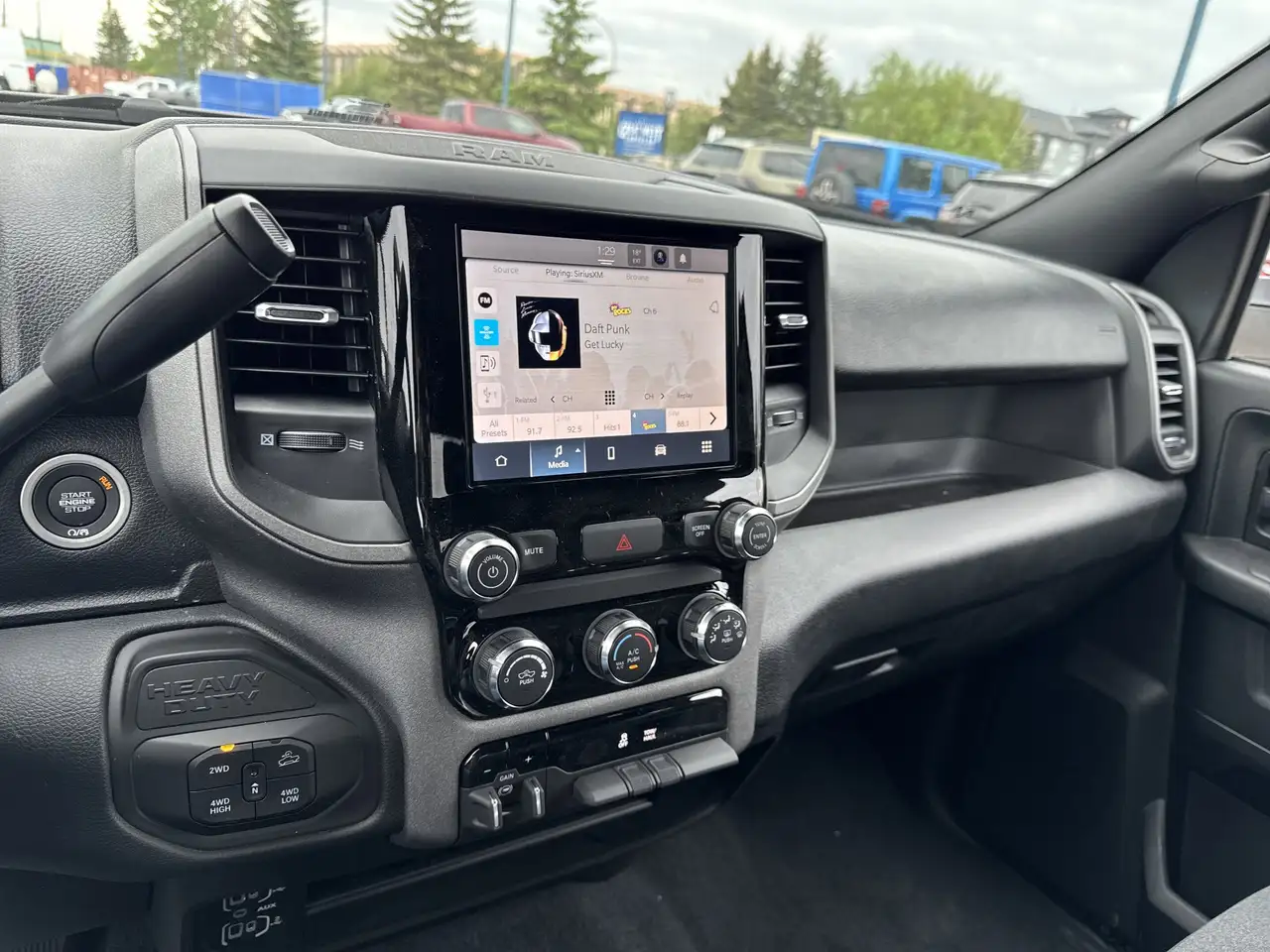 RAM 2500 снимка RAM 2500