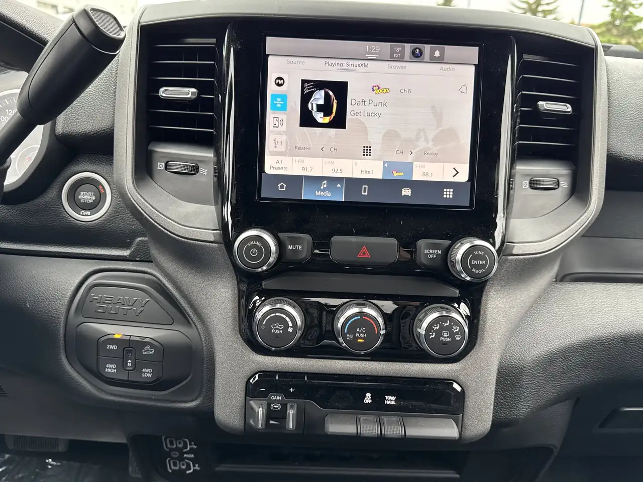 RAM 2500 снимка RAM 2500