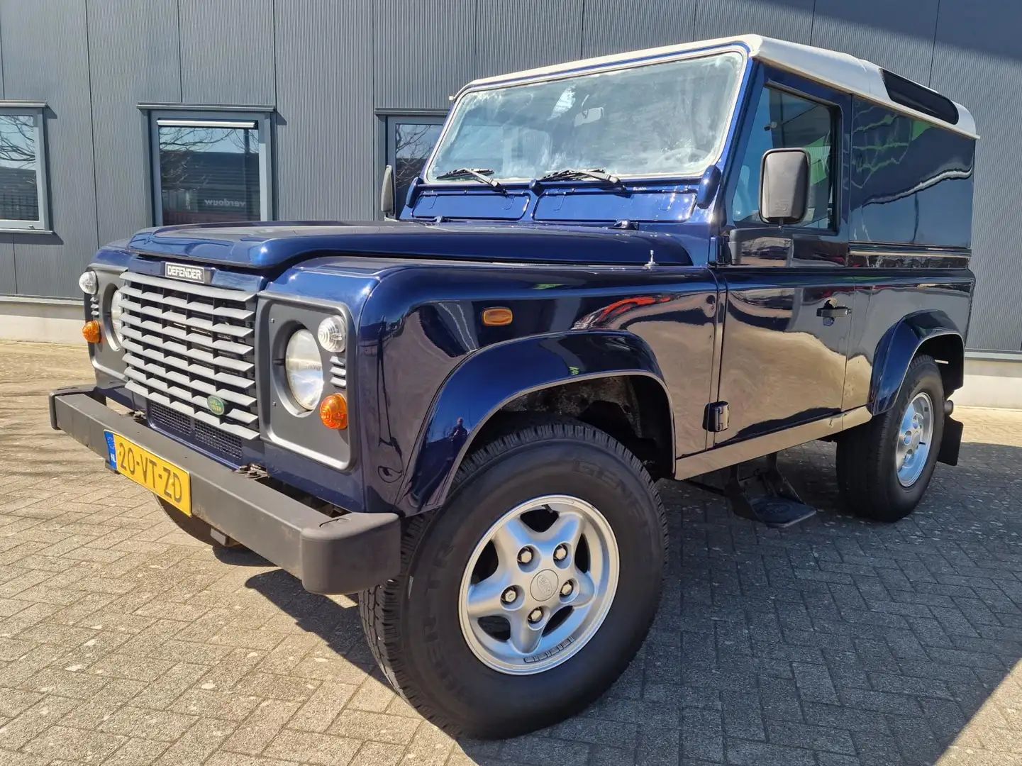 Land Rover Defender 2.5 Td5 90" Hard Top, NL auto, netto ex btw € 15.6 Bleu - 2