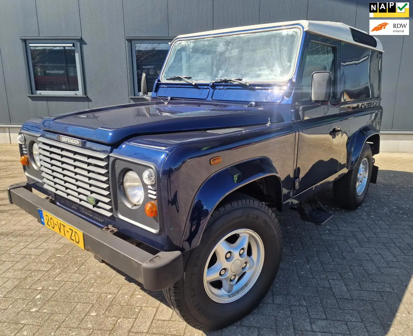 Land Rover Defender 2.5 Td5 90" Hard Top, NL auto, netto ex btw € 15.6 Bleu - 1