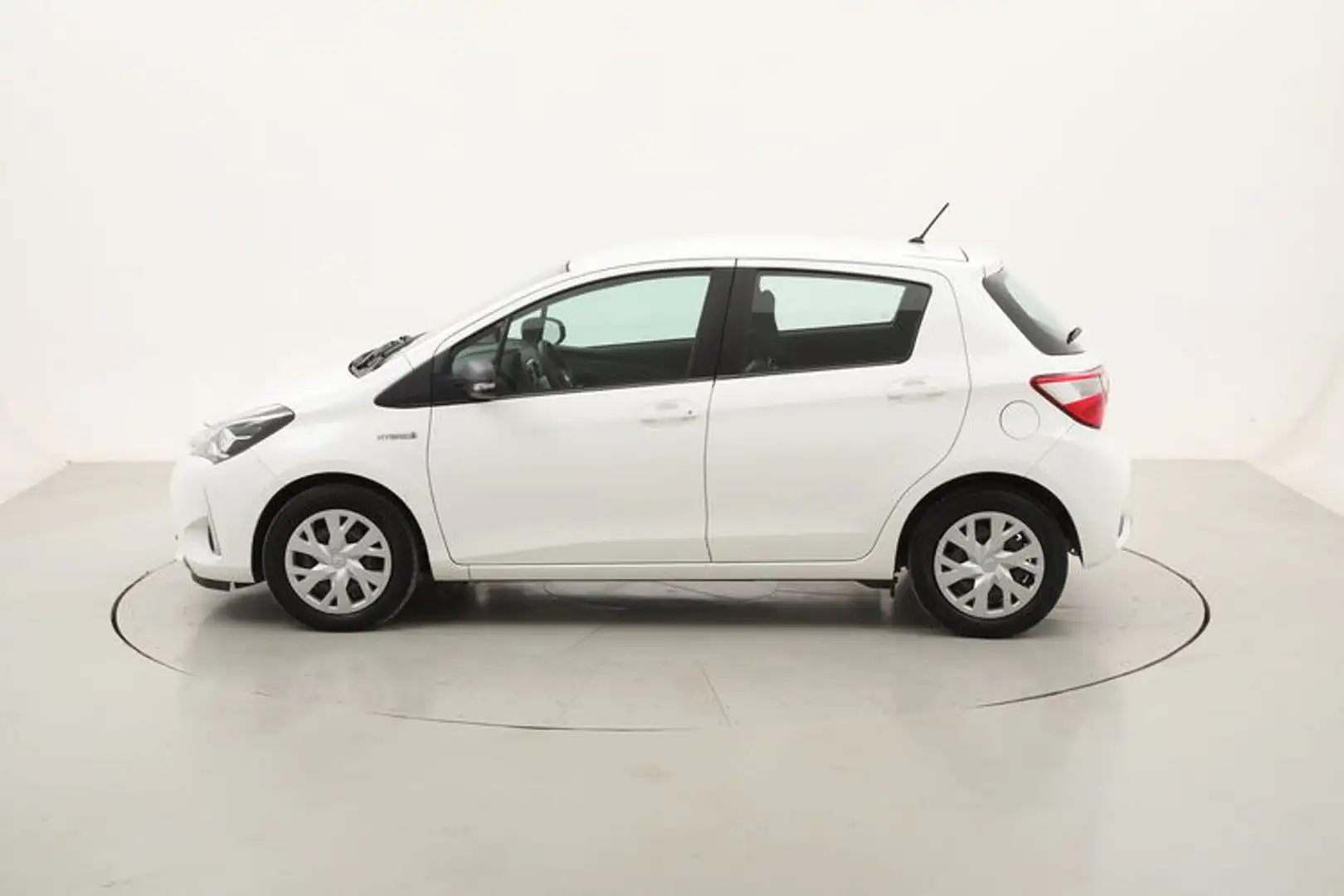 Toyota Yaris Hybrid Business 1.5 Full Hybrid 101CV Bianco - 2