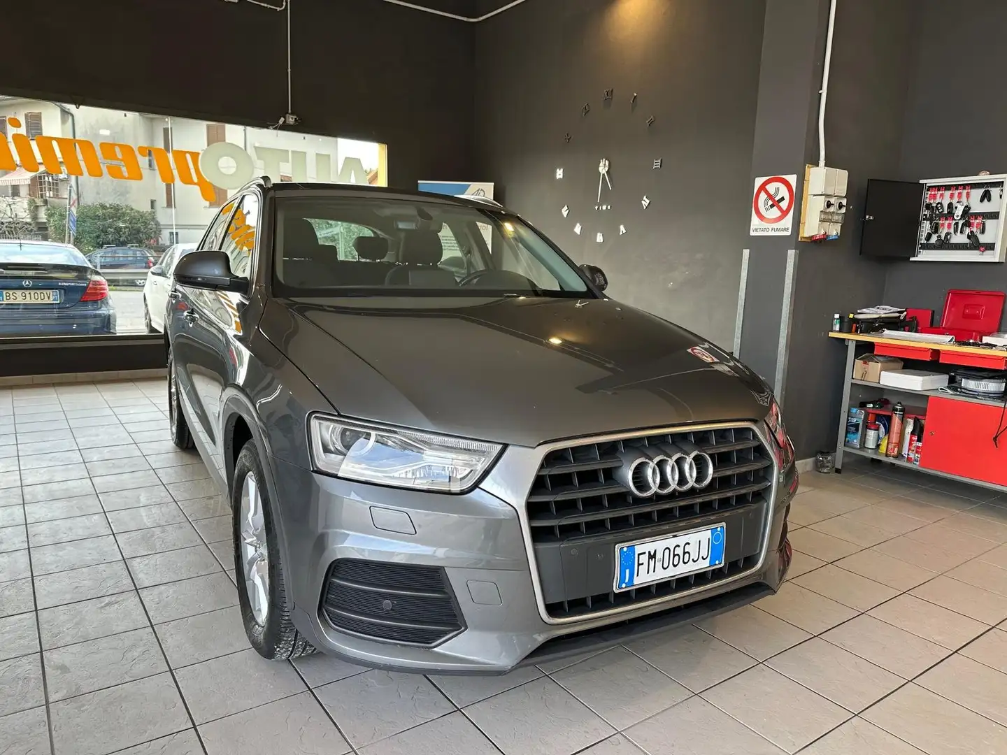 Audi Q3 Q3 I 2015 2.0 tdi Sport 150cv s-tronic Grau - 2