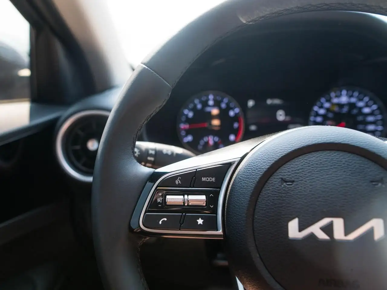 Kia Forte снимка Kia Forte