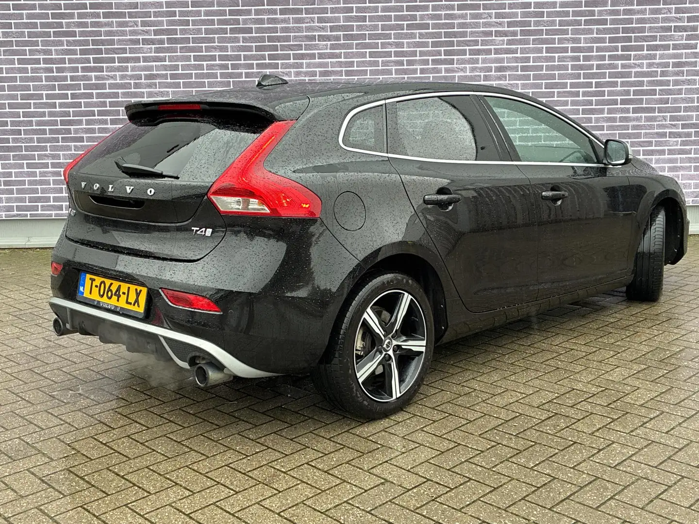 Volvo V40 2.0 T4 R-Design | Adaptieve Cruise Control | Stoel Schwarz - 2