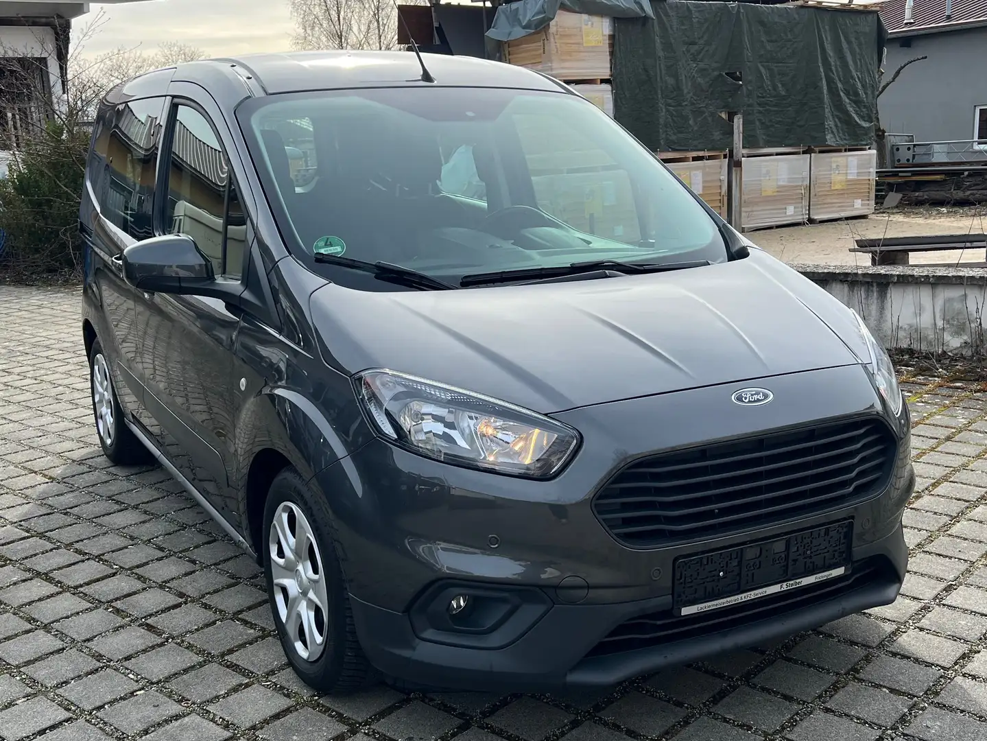 Ford Tourneo Courier 1.5 TDCi S Сірий - 2