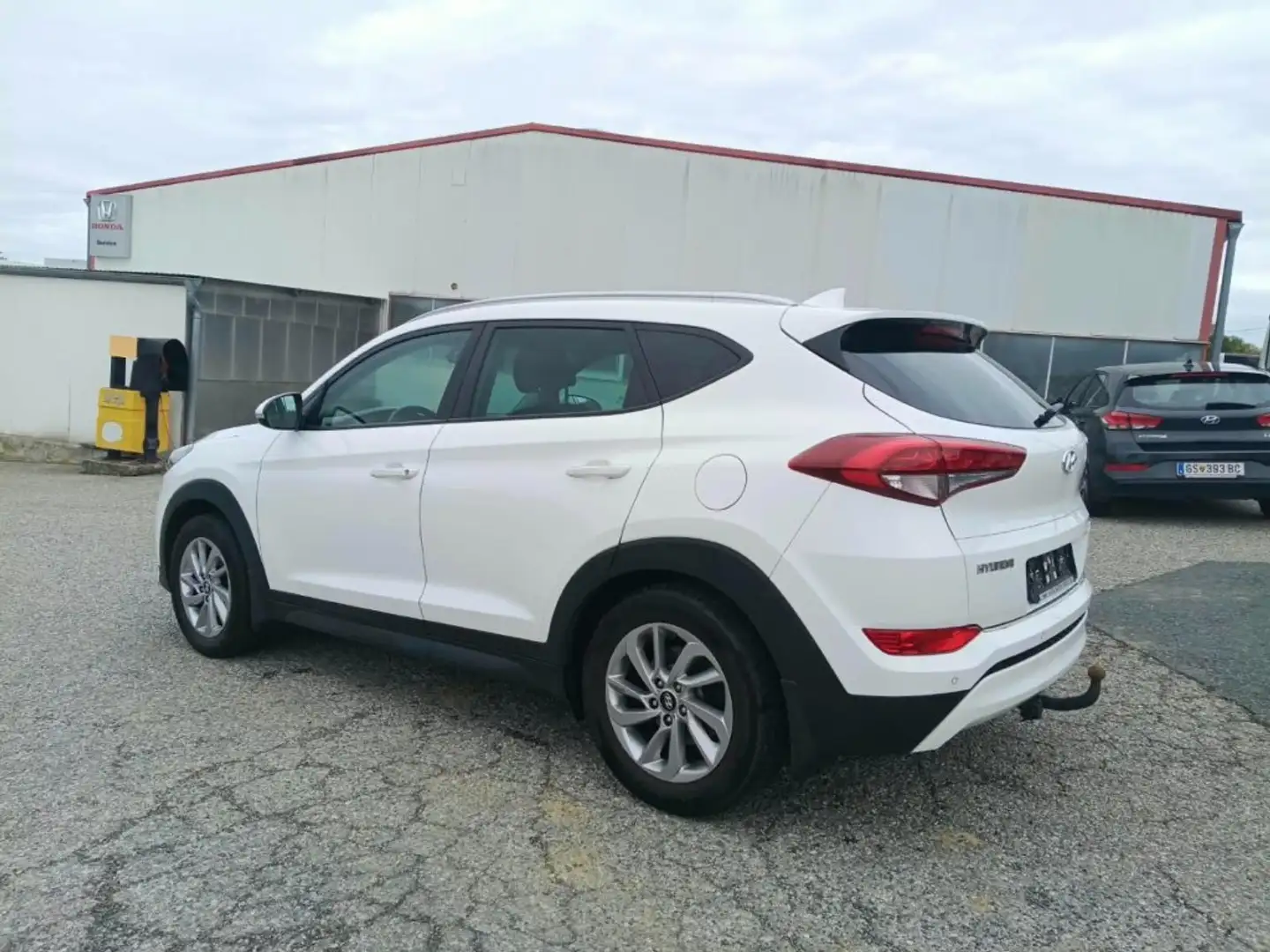 Hyundai TUCSON 1,7 Edition Automatik Weiß - 2