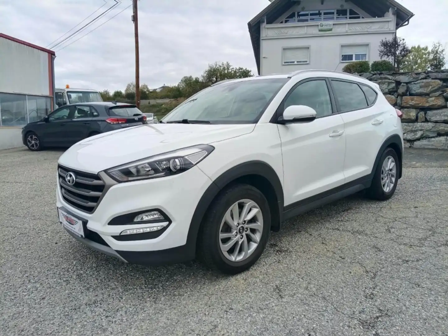 Hyundai TUCSON 1,7 Edition Automatik Weiß - 1