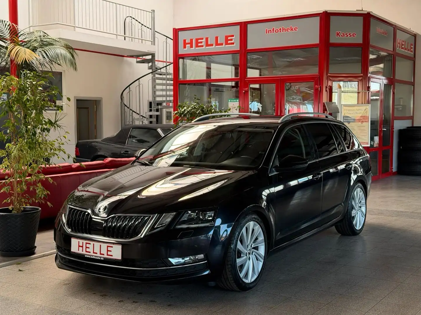 Skoda Octavia Combi Style Schwarz - 1