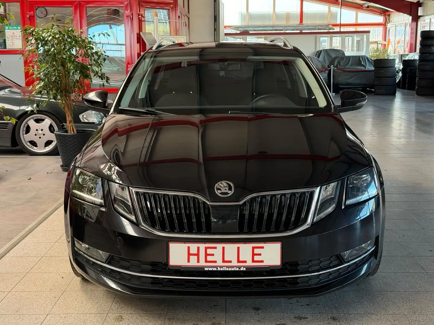 Skoda Octavia Combi Style Schwarz - 2