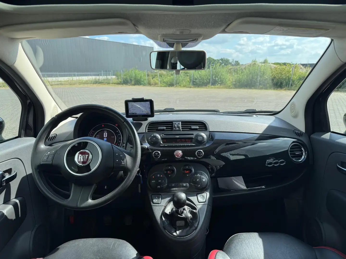 Fiat 500 1.2 Lounge |PANO|LEER|CLIMA|NAVI|BLUE&ME Zwart - 2