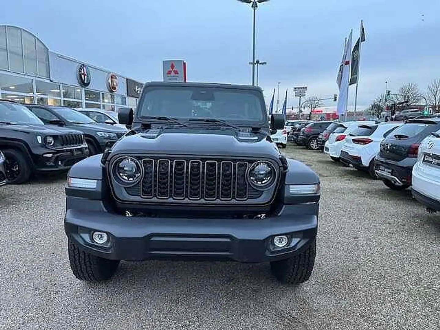 Jeep Wrangler Unlimited Soft-Top 5-Türer 2.0  Benzin 4WD A/T Rub Schwarz - 2