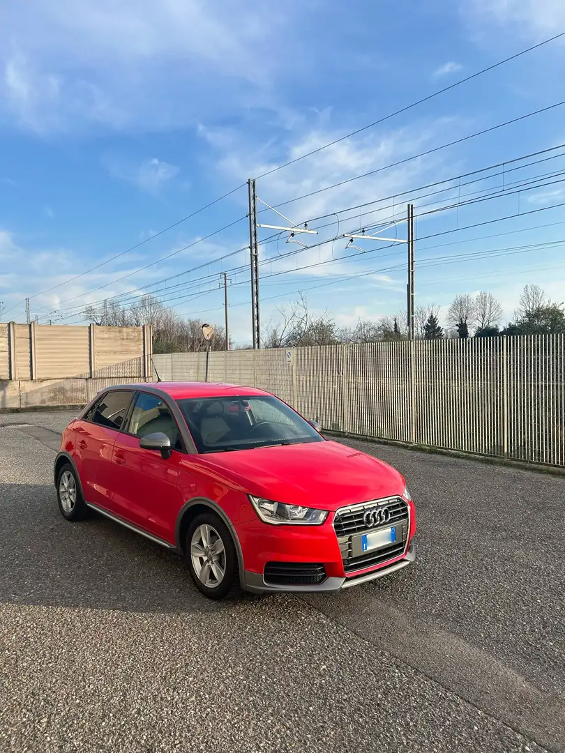 Audi A1 Sportback 1.0 tfsi 82cv NEOPATENTATI Rouge - 1