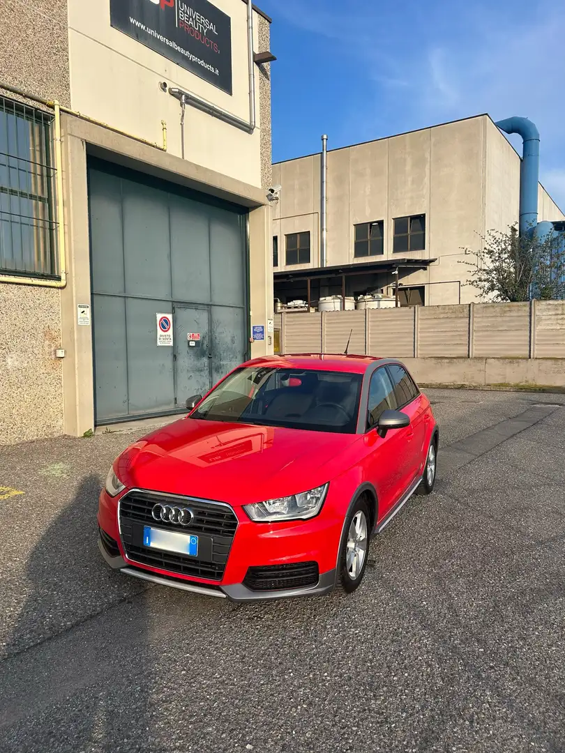 Audi A1 Sportback 1.0 tfsi 82cv NEOPATENTATI Rouge - 2