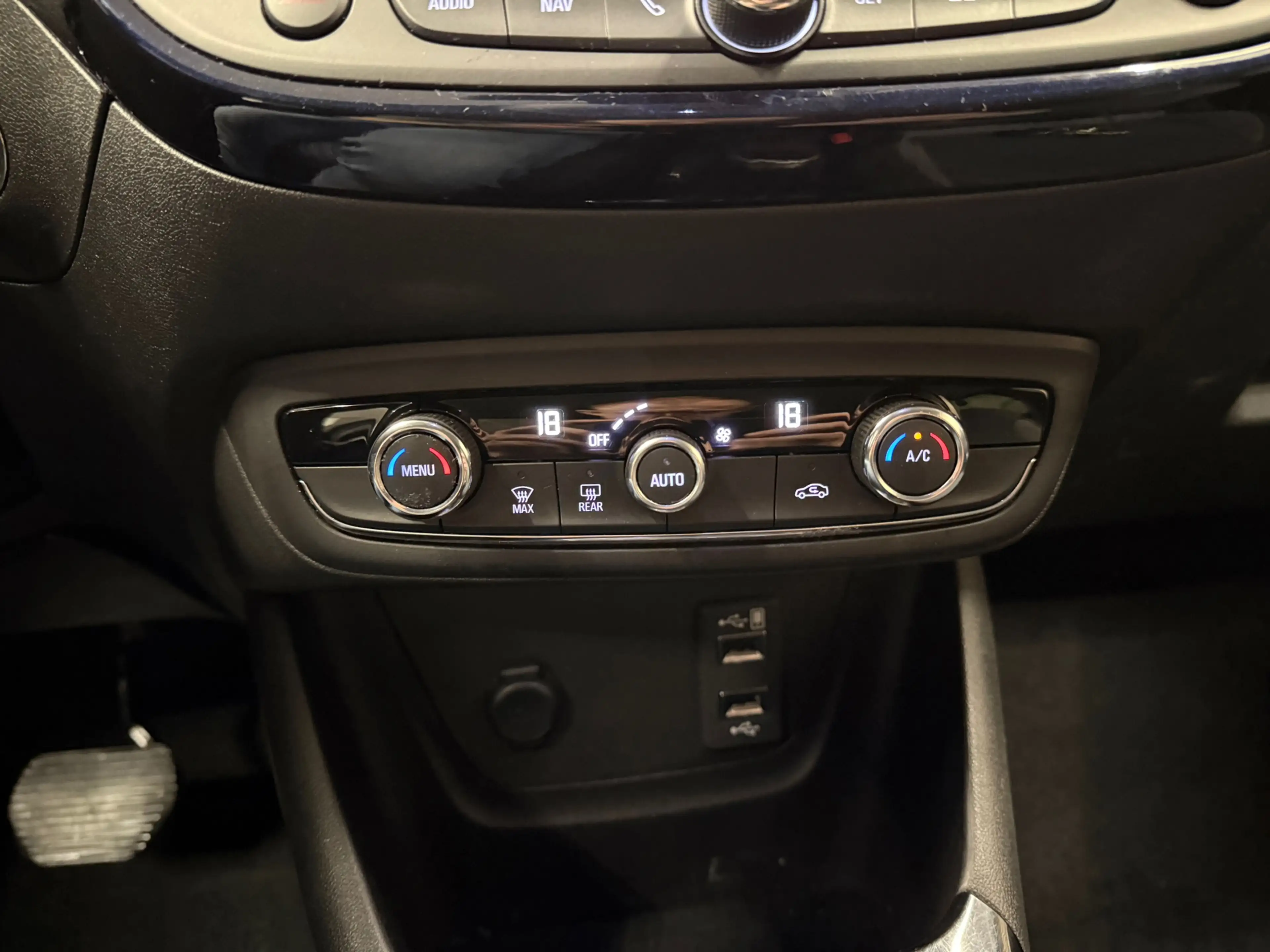 Opel Crossland X 1.2 Turbo Innovation * Automaat / Trekhaak / Camer — photo 20
