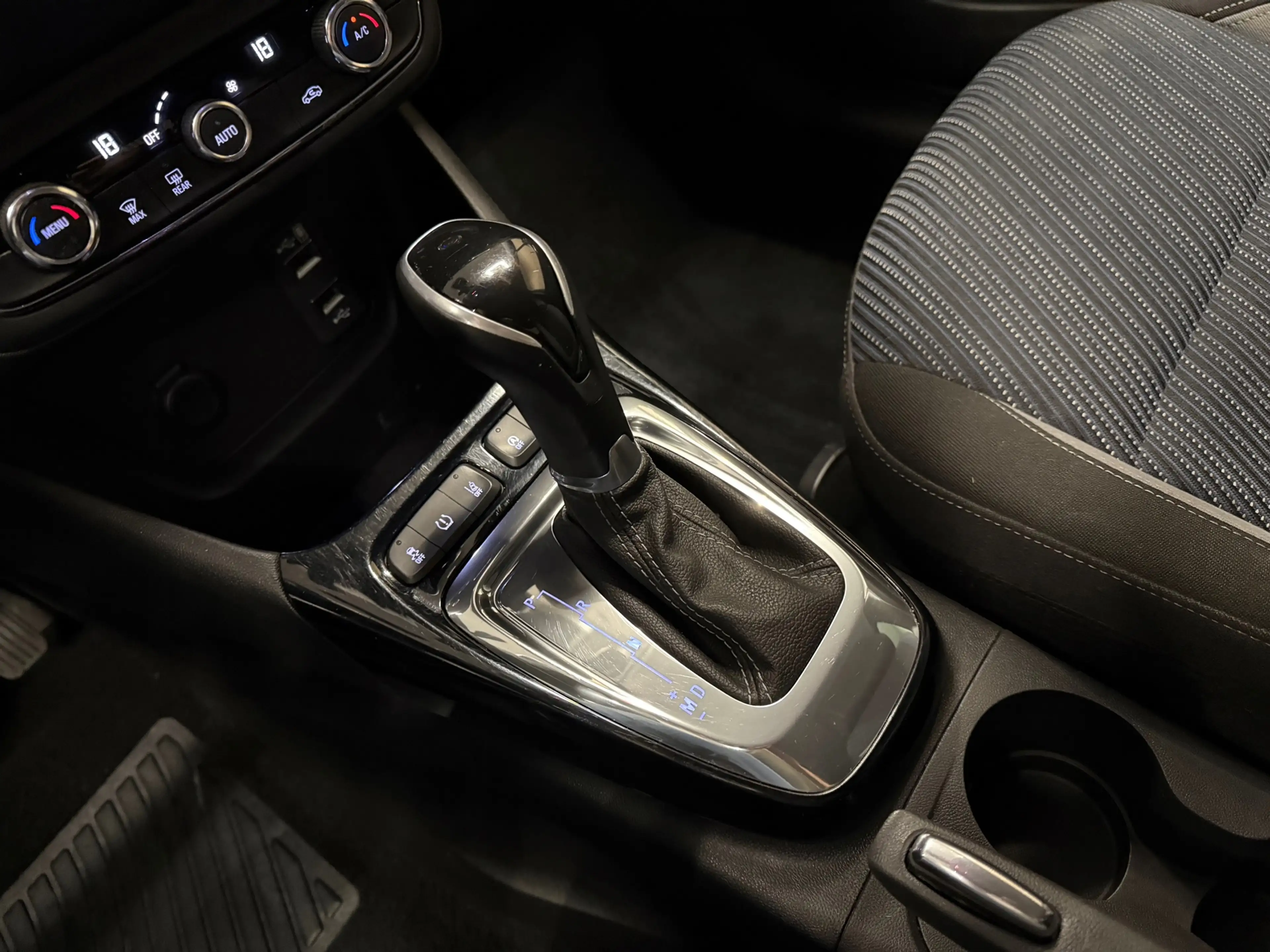 Opel Crossland X 1.2 Turbo Innovation * Automaat / Trekhaak / Camer — photo 21