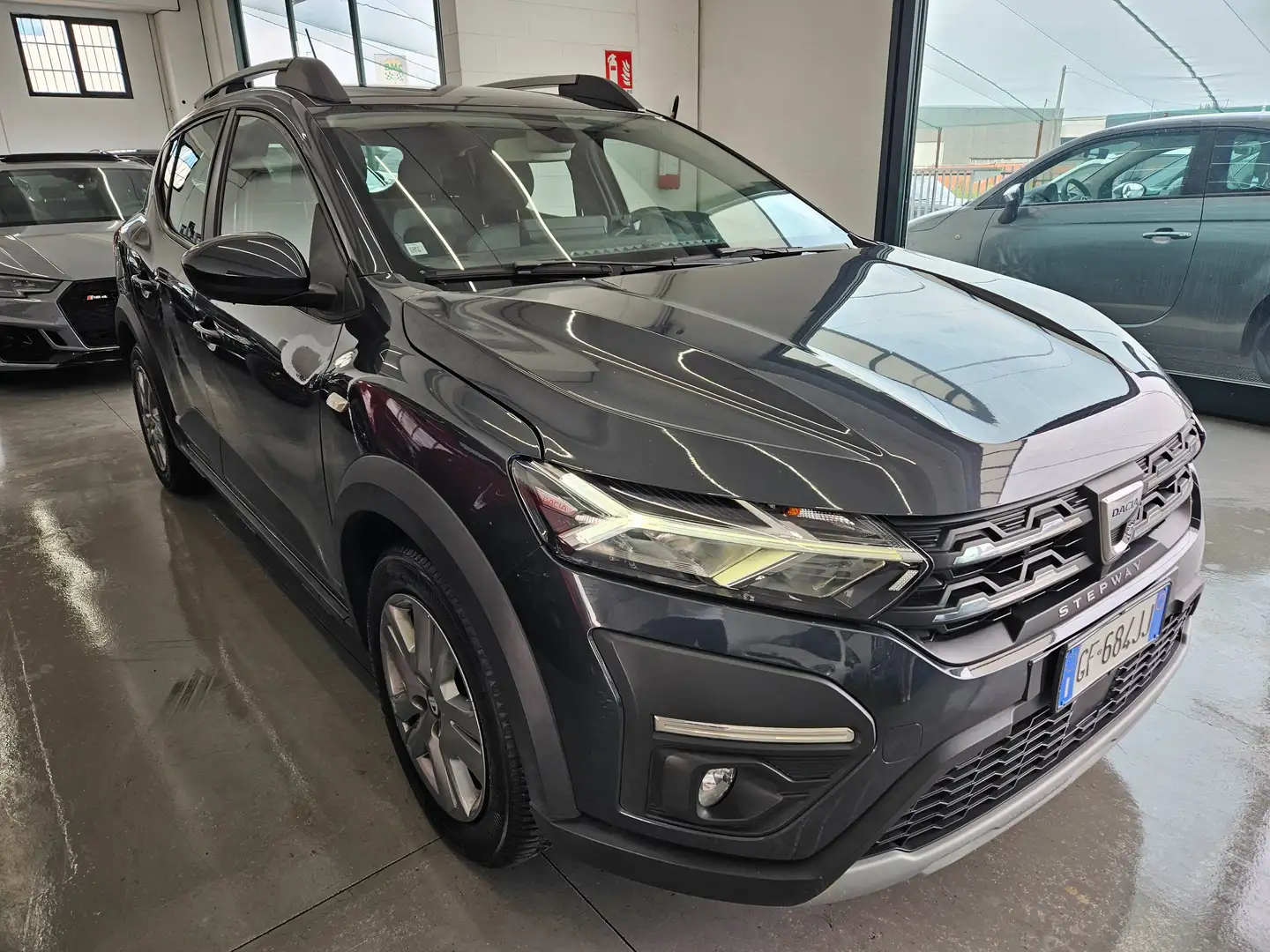 Dacia Sandero Sandero Stepway III 2021 Stepway 1.0 tce ComfortSL Grau - 1