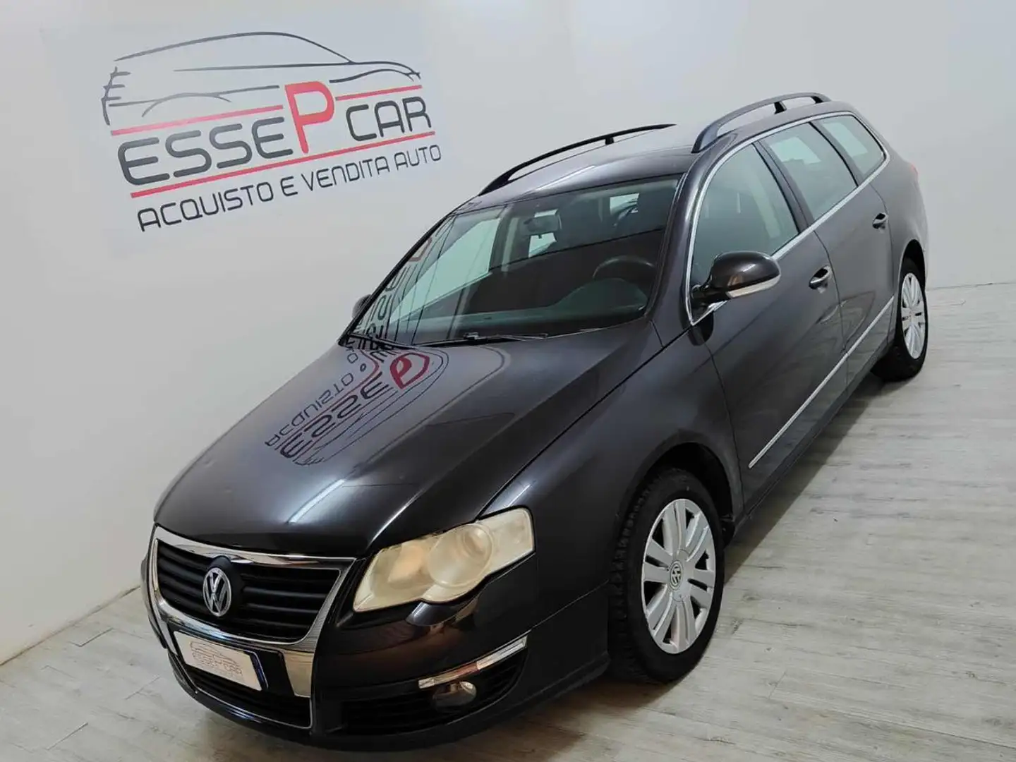 Volkswagen Passat 2.0 TDI DPF Var. Comfortline Gris - 1