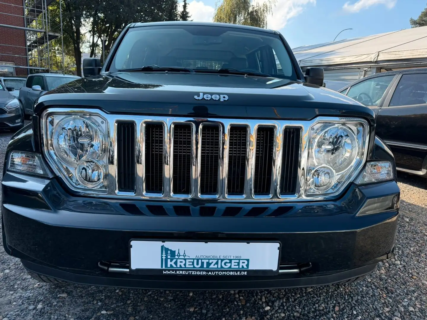 Jeep Cherokee Schwarz - 2