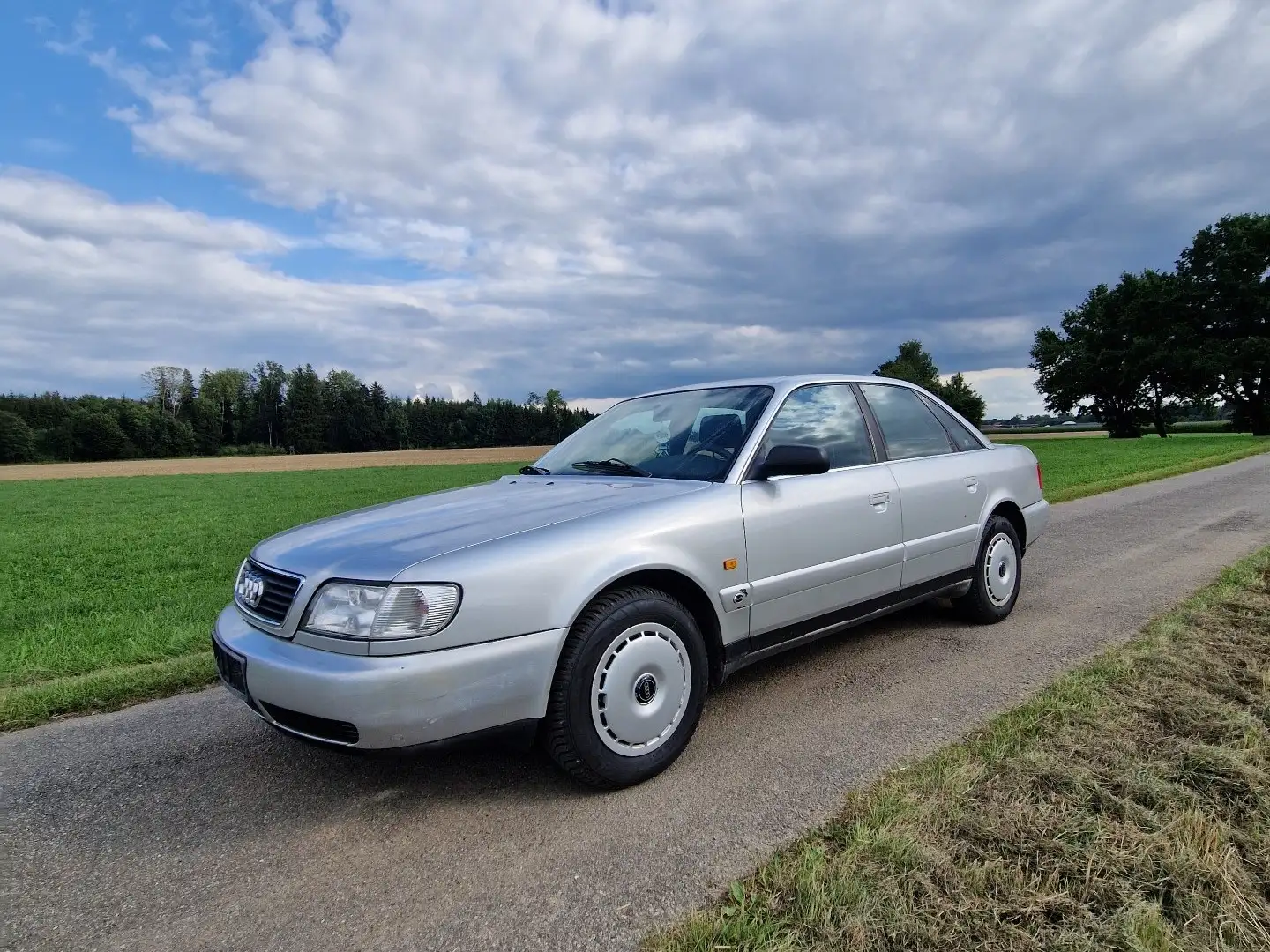 Audi 100 2.6 E Silber - 1