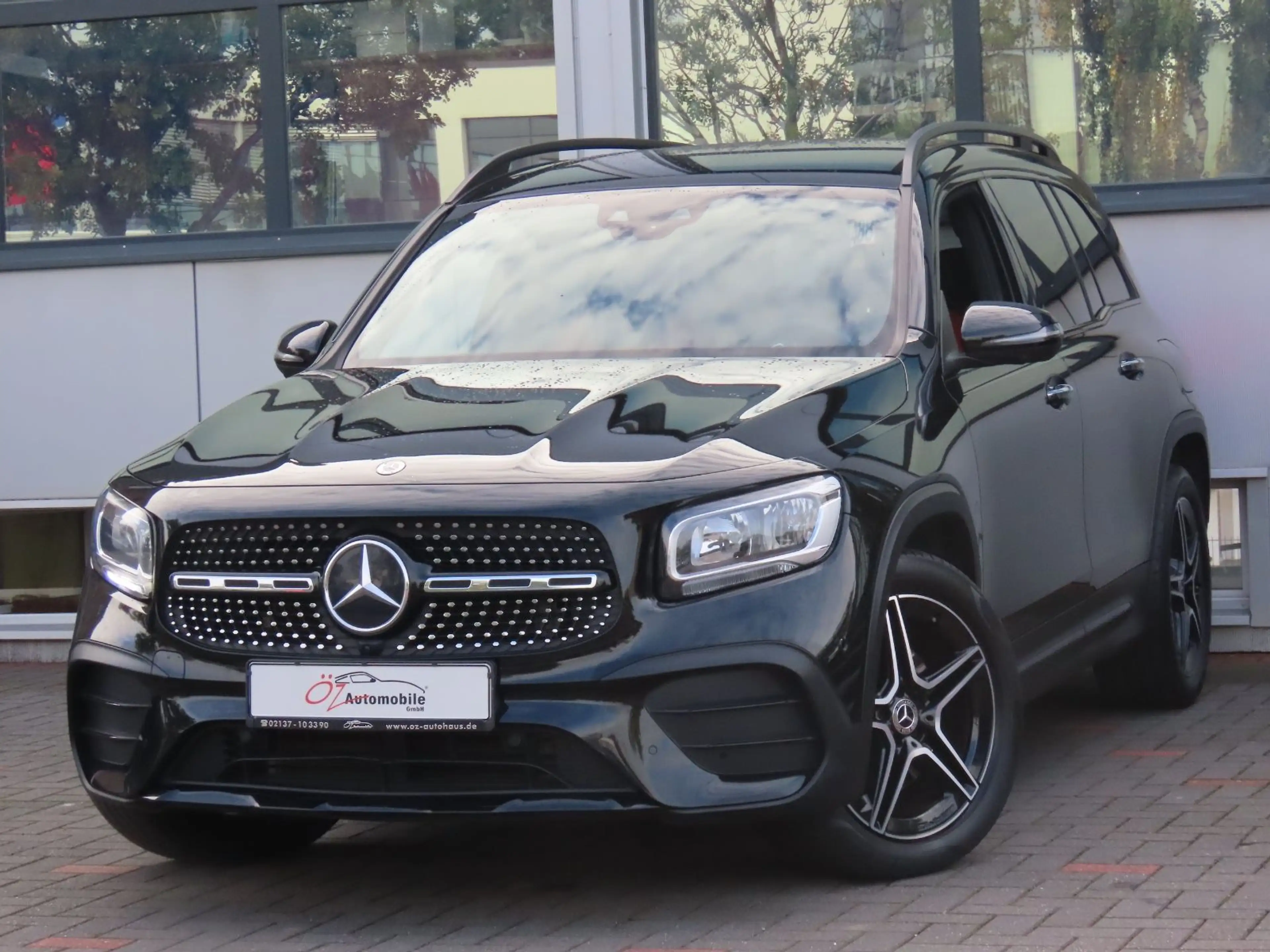 Mercedes-Benz GLB 200 d Autom. AMG-Line Leder Sitzheizung 360° — photo 5