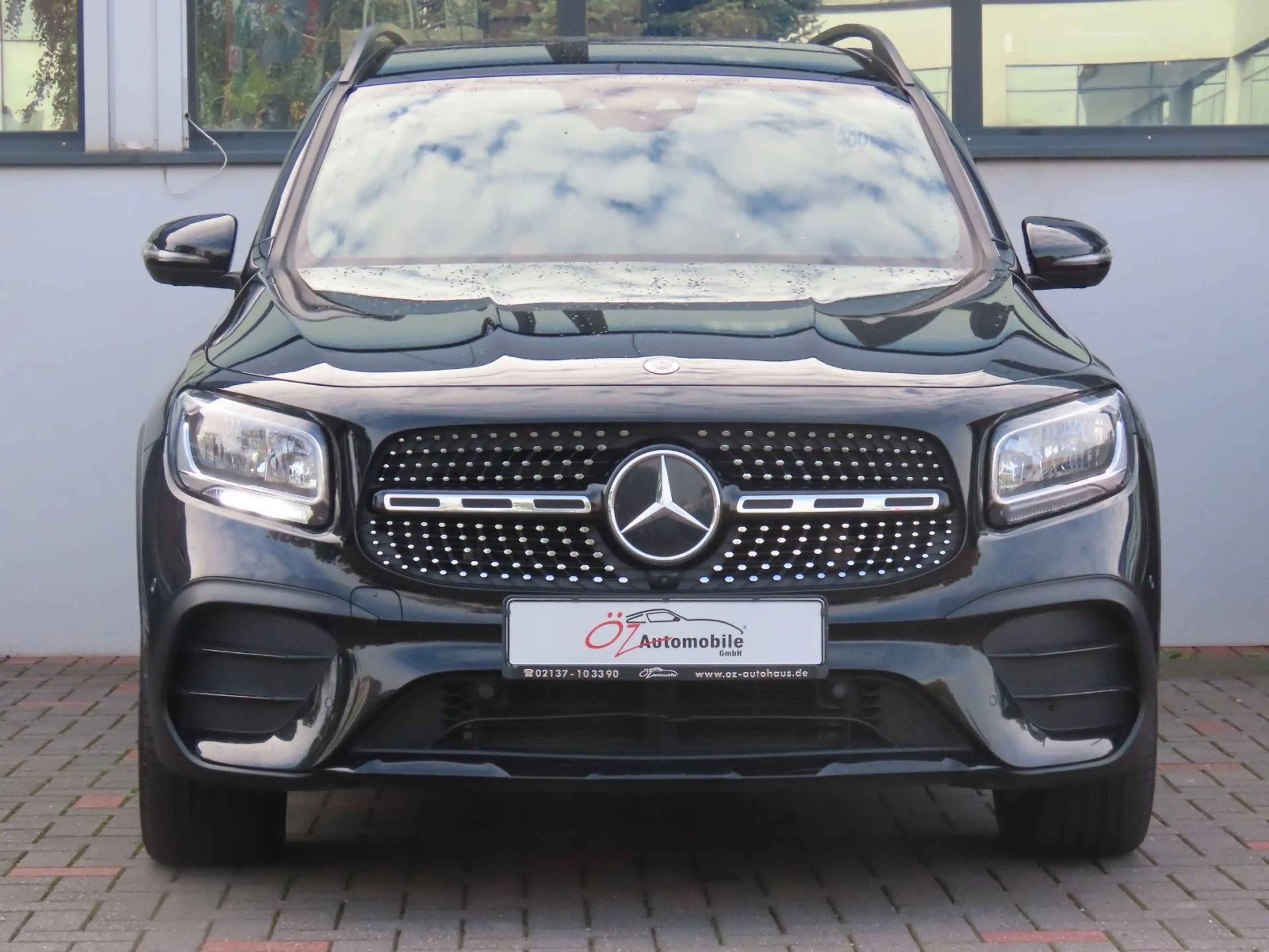 Mercedes-Benz GLB 200 d Autom. AMG-Line Leder Sitzheizung 360° — photo 2