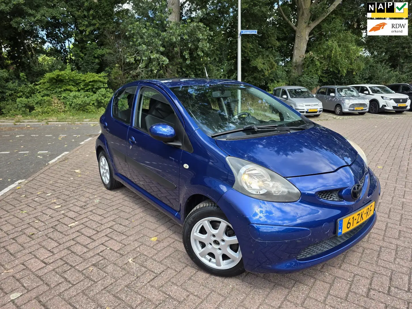 Toyota Aygo 1.0-12V + AIRCO NAVI 5 DR APK 2026 Blauw - 1
