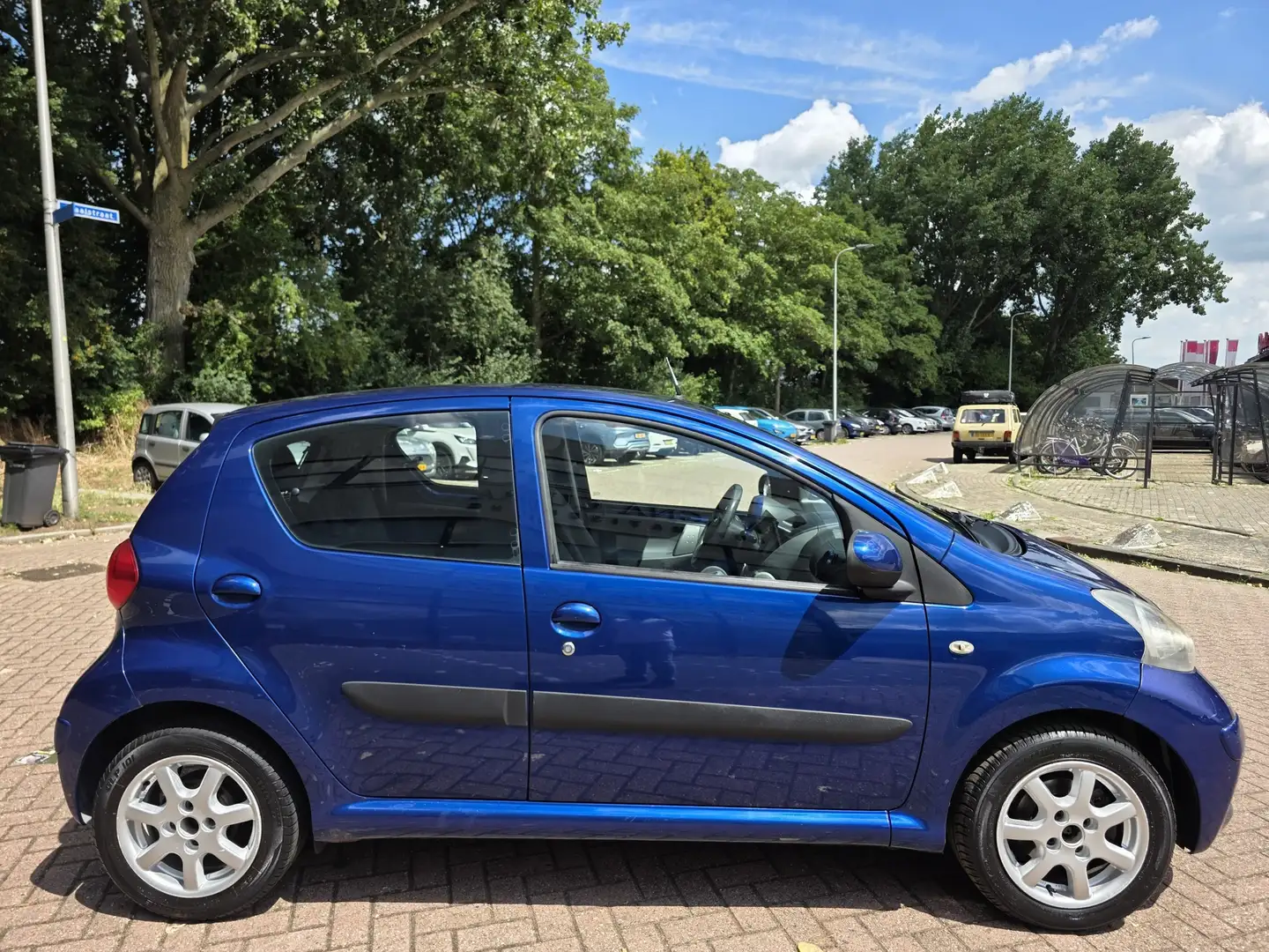 Toyota Aygo 1.0-12V + AIRCO NAVI 5 DR APK 2026 Blauw - 2