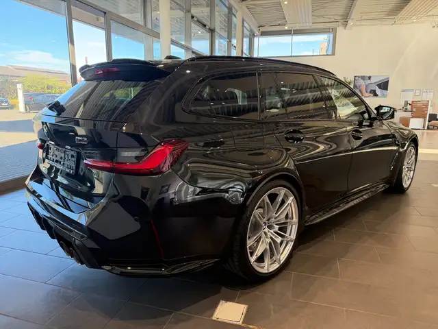 BMW M3 view 4