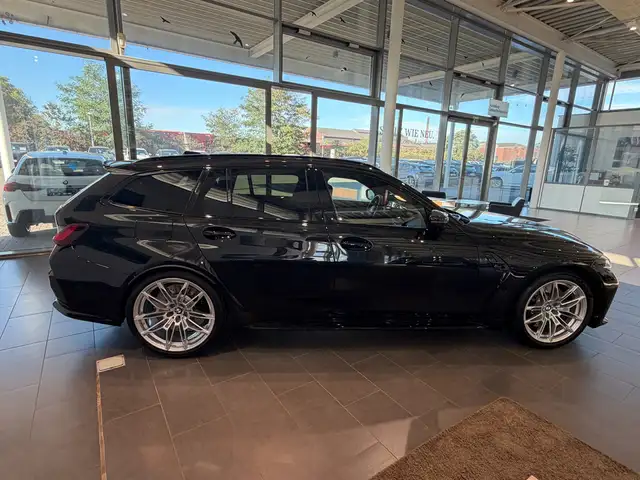 BMW M3 view 5