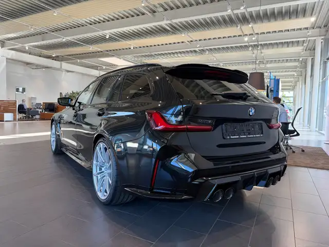 BMW M3 view 3