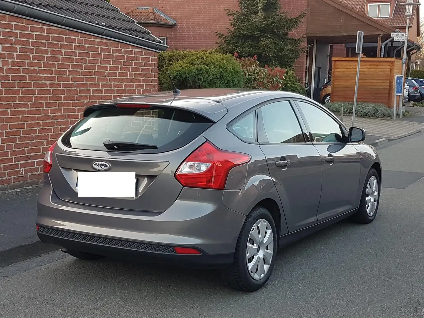 Ford Focus Focus Titanium 1,6 EcoBoostTitanium Grau - 2