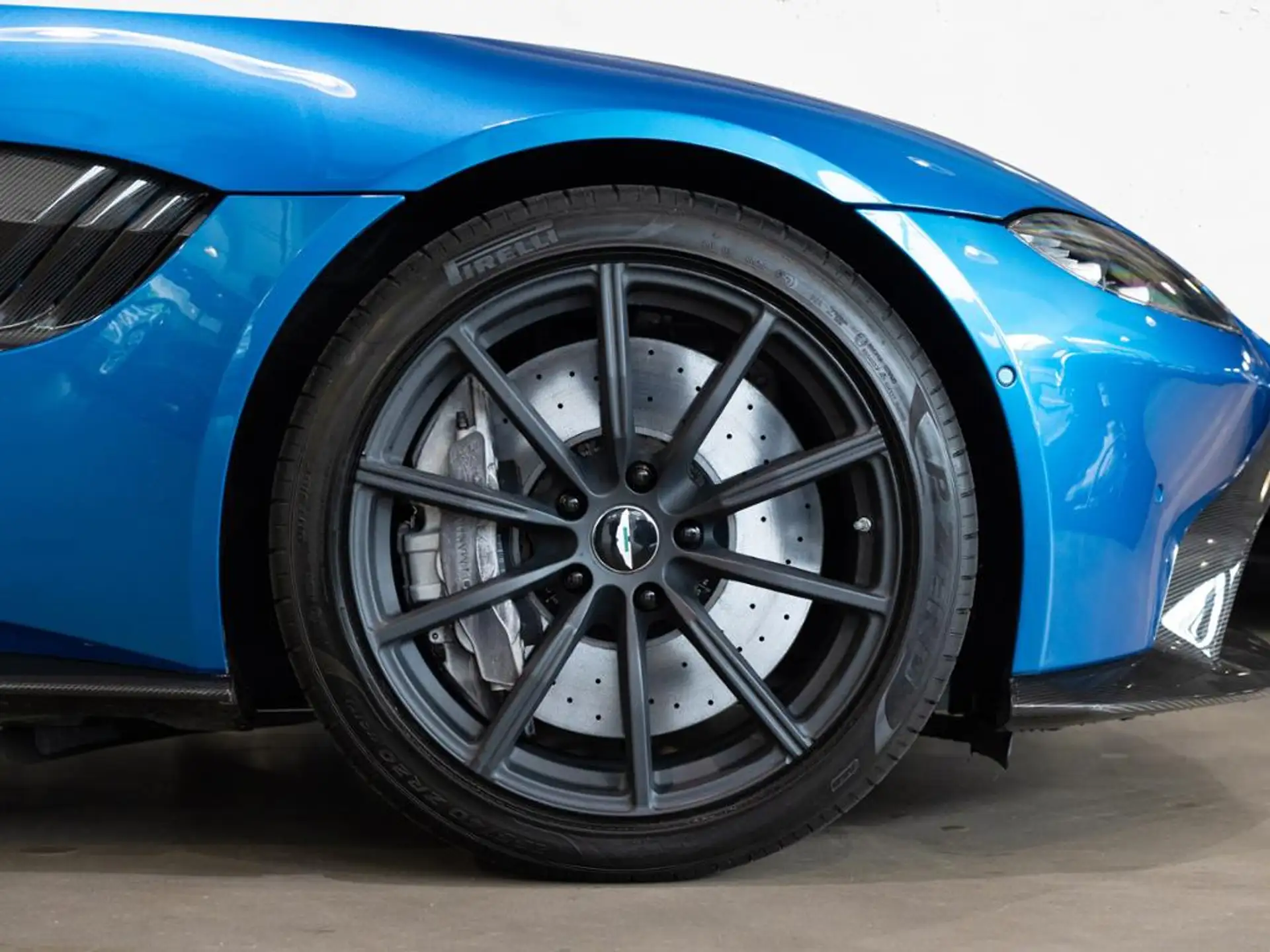 애스턴마틴 밴티지 V8 Coupe 2019 파랑 사진 4