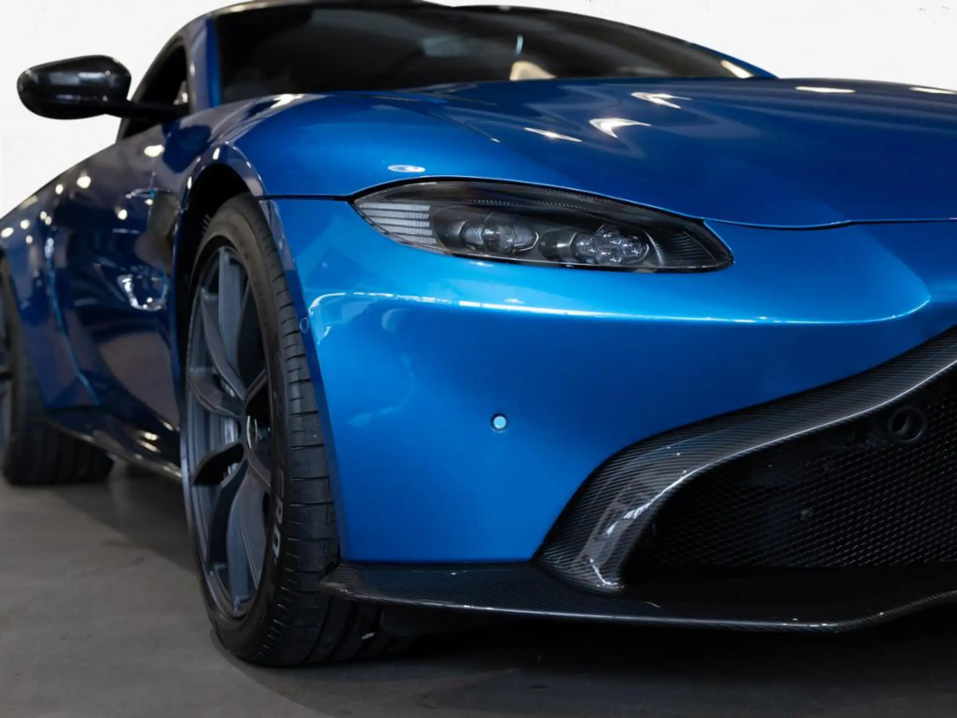 애스턴마틴 밴티지 V8 Coupe 2019 파랑 사진 8
