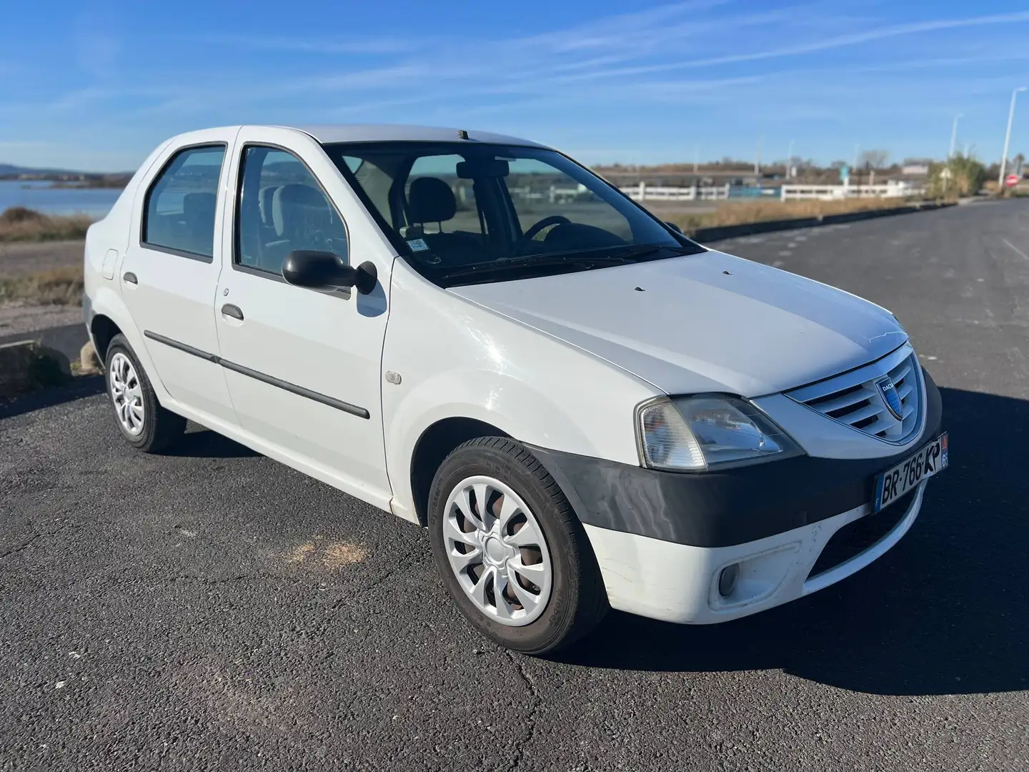 Dacia Logan Logan 1.5 dCi 85 5 places Lauréate Gris - 1