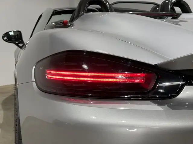 Porsche 718 Spyder view 13